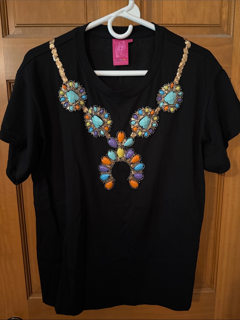QUEEN OF SPARKLES Black Tee with Multicolor Beaded Necklace Print